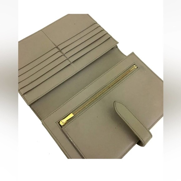 LARGE STRAP WALLET IN GRAINED CALFSKIN
PEBBLE - Picture 5 of 7